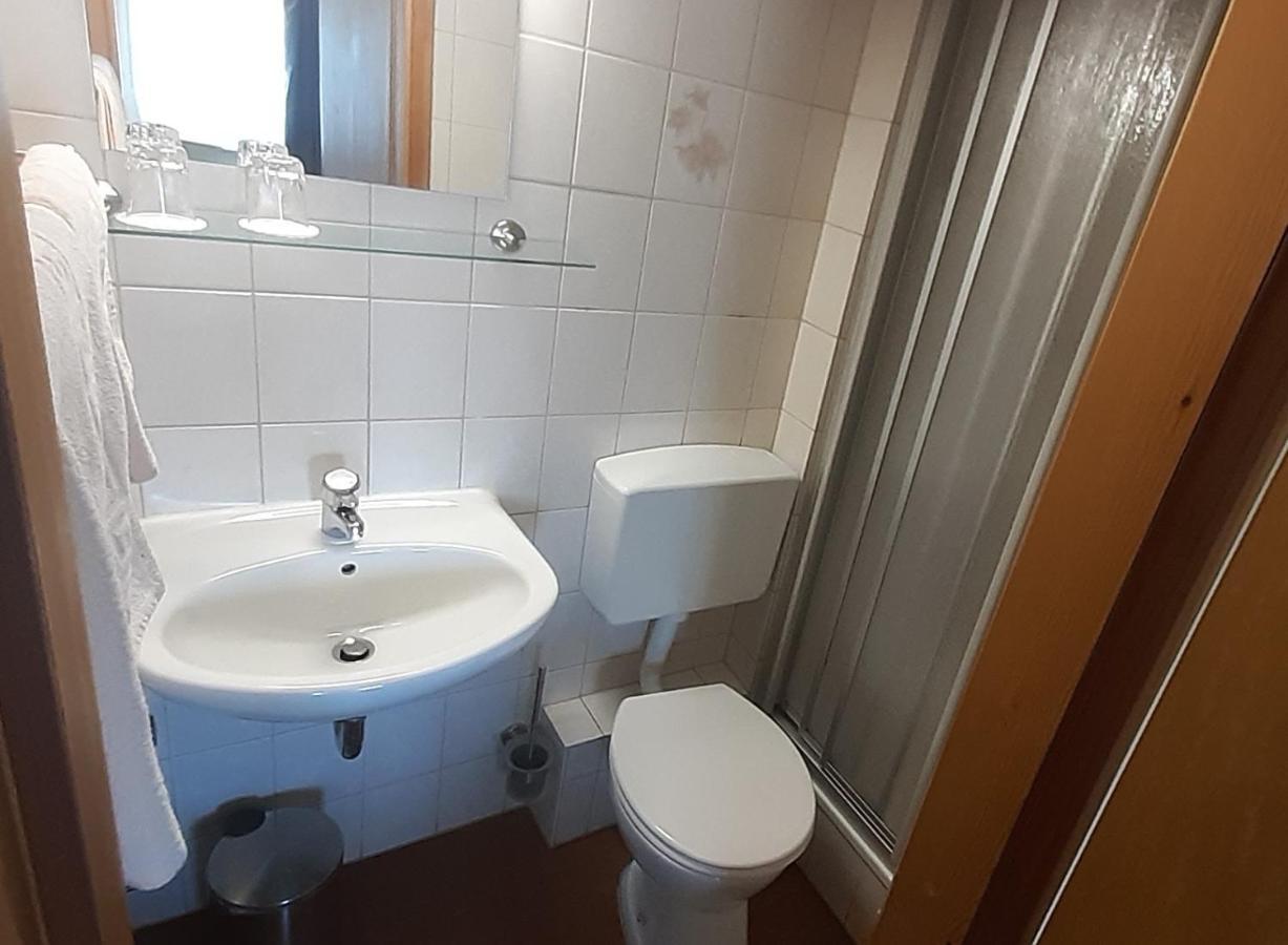 Gasthaus "Zur Linde" Harzgerode Extérieur photo